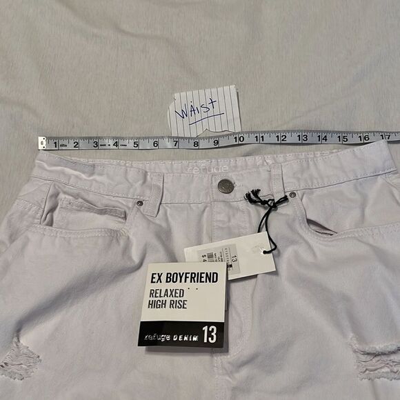 NWT Refuge sz 13 jr boyfriend relaxed high rise distressed ripped white jeans - Picture 5 of 17